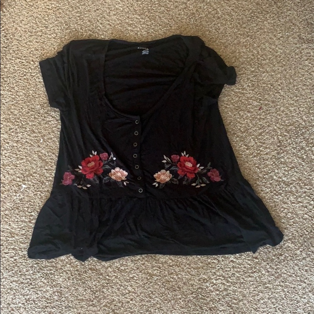 American Eagle flowy black peplum tee